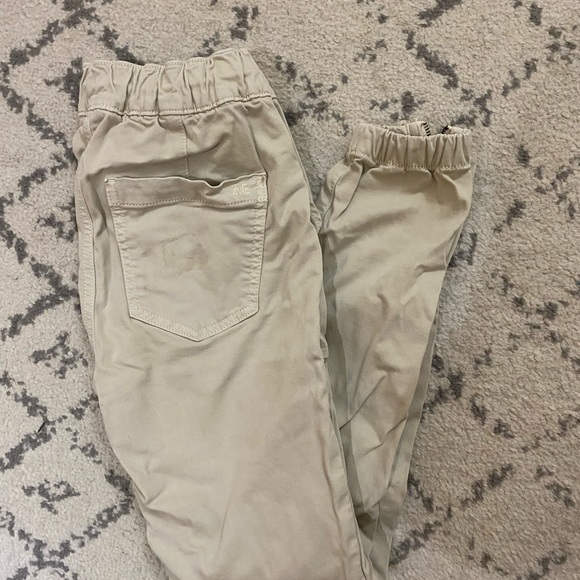 American Eagle Cargo Pants - Picture 2 of 3
